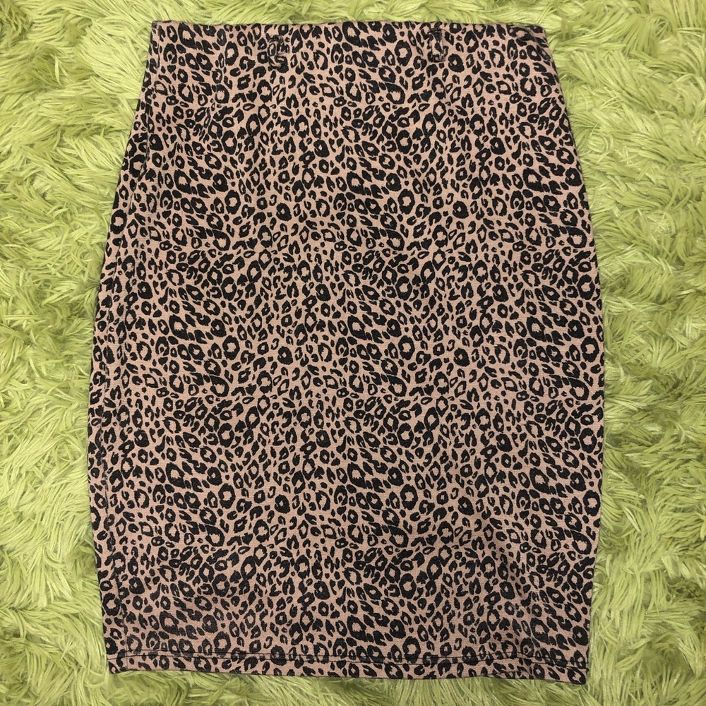 LEOPARD PRINT PENCIL SKIRT - Picture 1 of 2